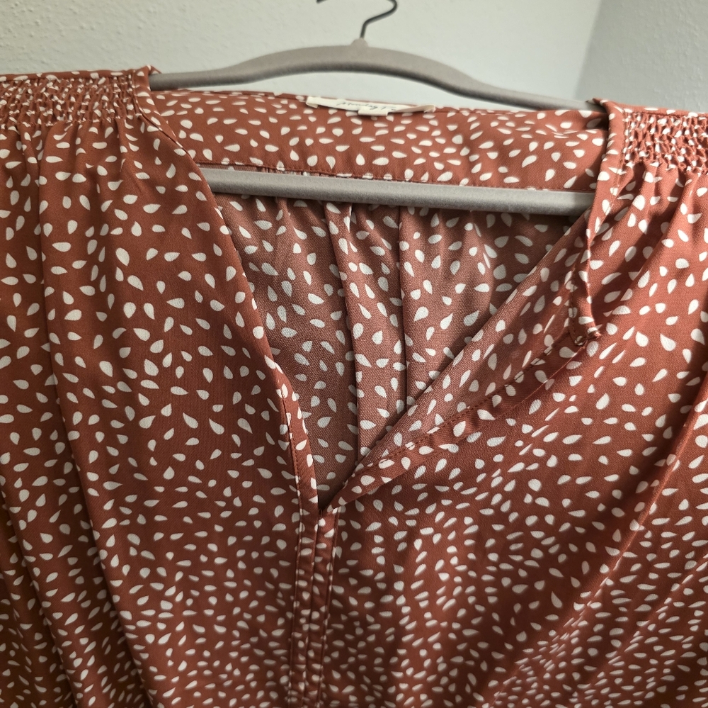 Women's Rust Patterned Top - Picture 3 of 3